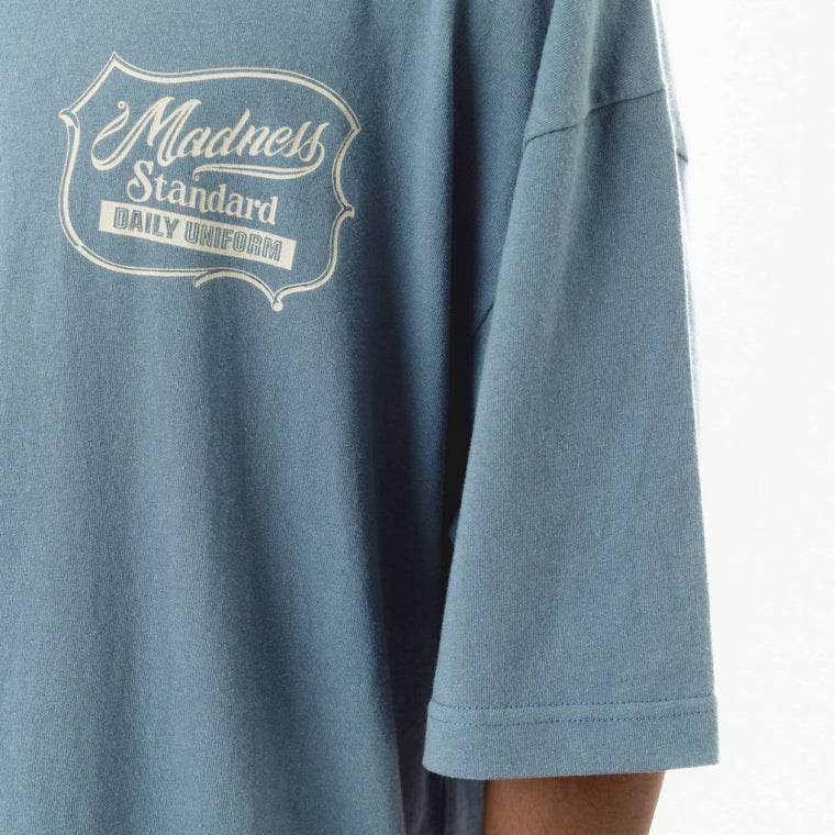 MADNESS BADGE (S) UNIFORM T-SHIRT-BLUE