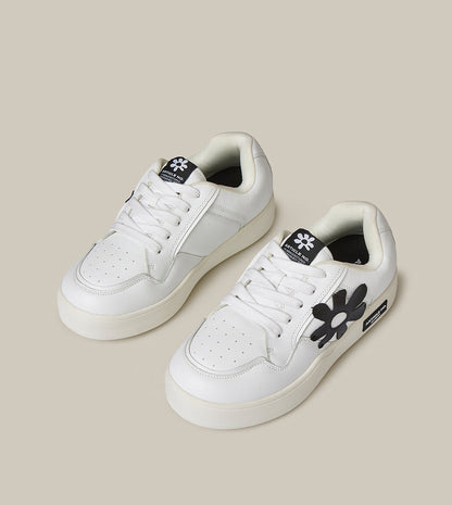 ARTICLE NO. BURGER BLACK FLORAL PATCH LOW-TOP SKATE SNEAKER-WHITE/BLACK