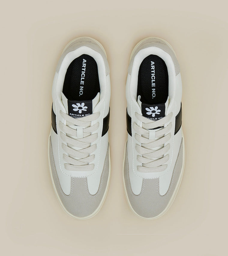 ARTICLE NO. COURT SNEAKER LOW-TOP GERMAN TRAINERS-WHITE/BLACK