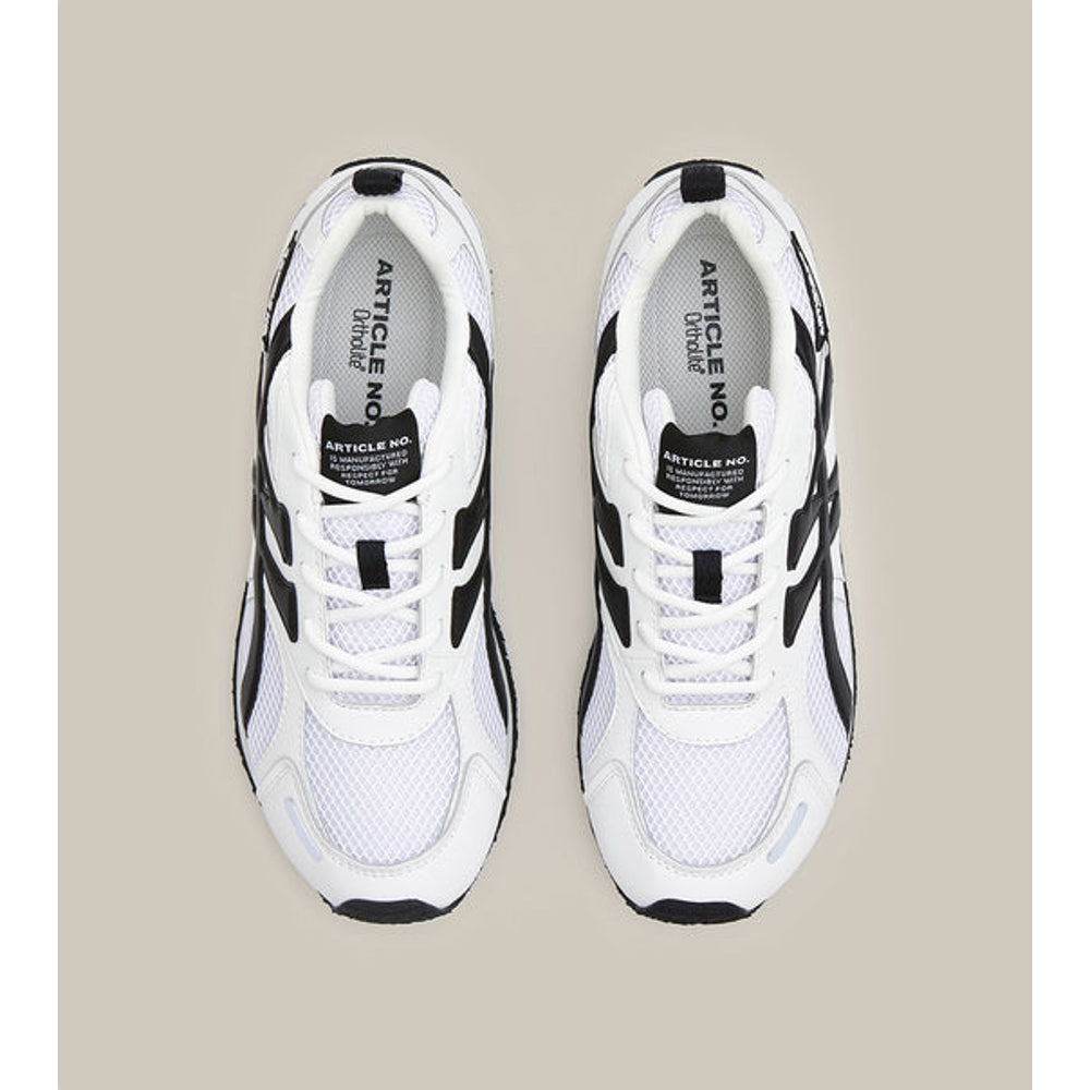 ARTICLE NO. DUNE LOW-TOP WHITE AND BLACK LOGO RUNNER-WHITE BLACK