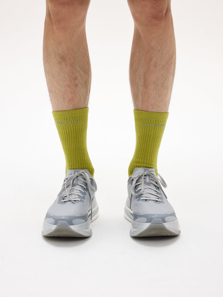 NINE POINT NINE ELEMENT COOLMAX REFLECTIVE LOGO SOCKS-WHITE