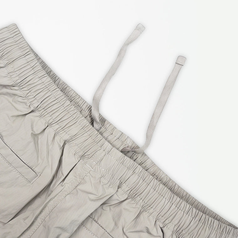 MADNESS LOGO TECH SHORTS 15"-BEIGE
