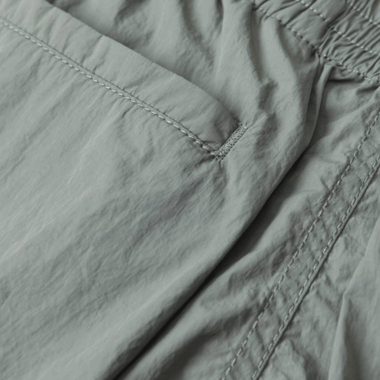 MADNESS STD LOGO NYLON ESSENTIAL SHORTS (16")-CEMENT