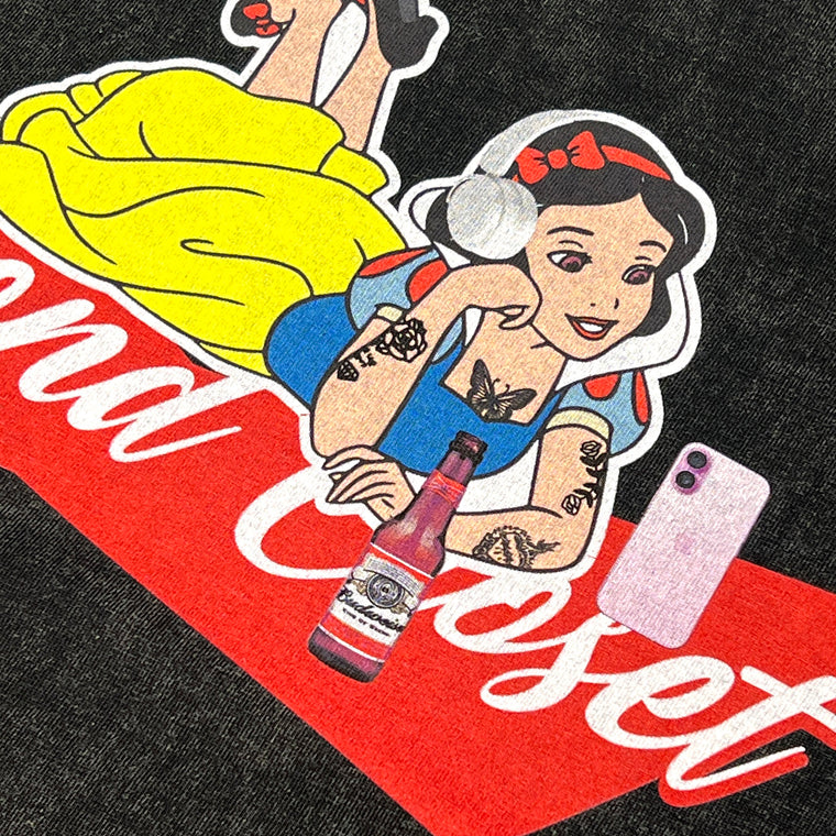 2ND CLOSET "ME-TIME" SNOW WHITE PRINTED T-SHIRT-BLACK