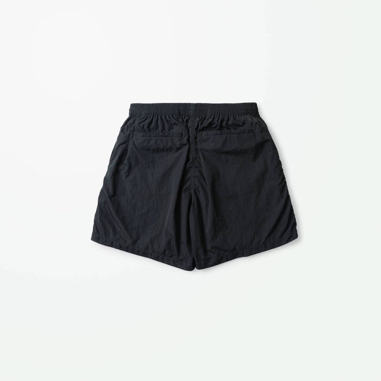 MADNESS RHOMBUS LOGO NYLON ESSENTIAL SHORTS (17")-BLACK