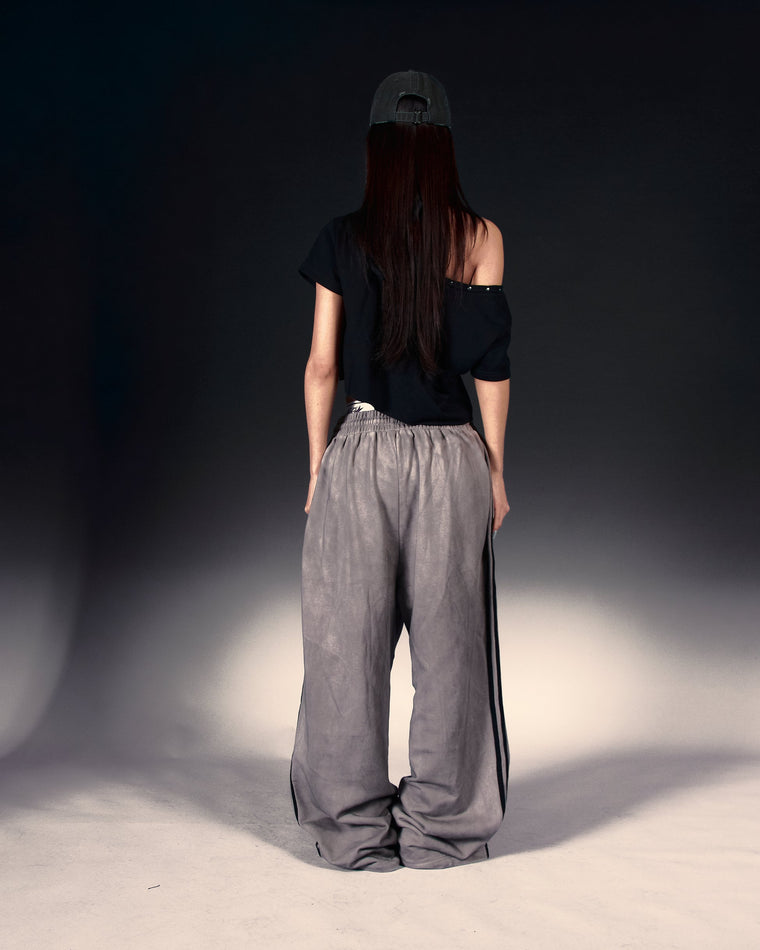 ROSEMAESE SLOUCHY OFF-SHOULDER CROP TEE-BLACK