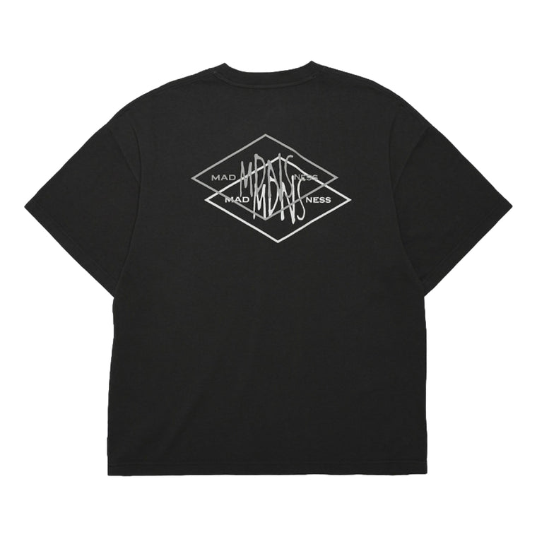 MADNESS WASHED PRINT TEE-BLACK
