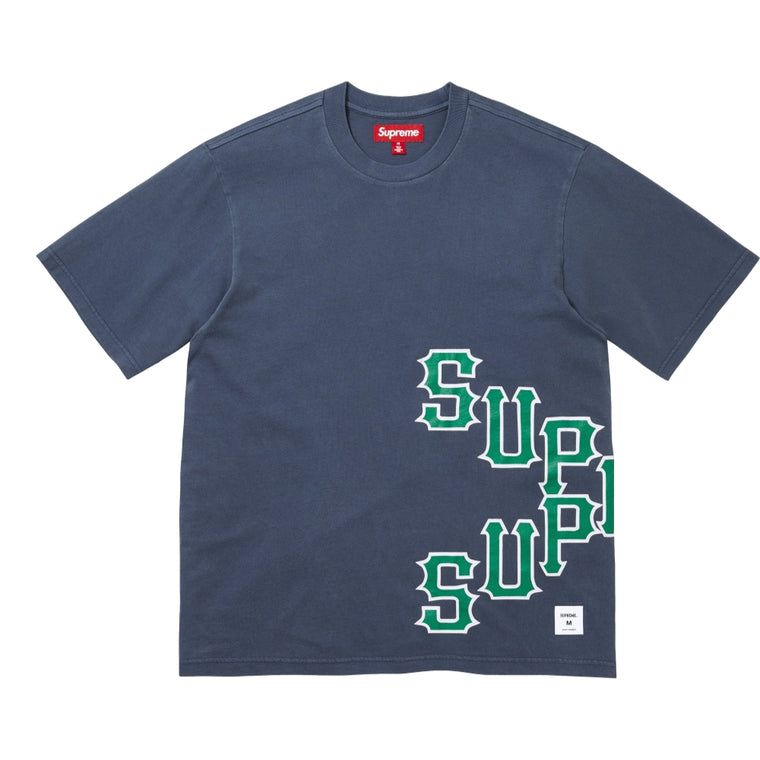 SUPREME CRACKED SPELLOUT S/S TOP-NAVY