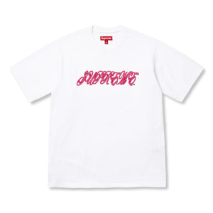 SUPREME RAISED SCRIPT S/S TOP-WHITE